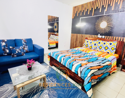 Jardin Secret: Studio Américain avec Chauffe-eau-Wifi-Garage Privé